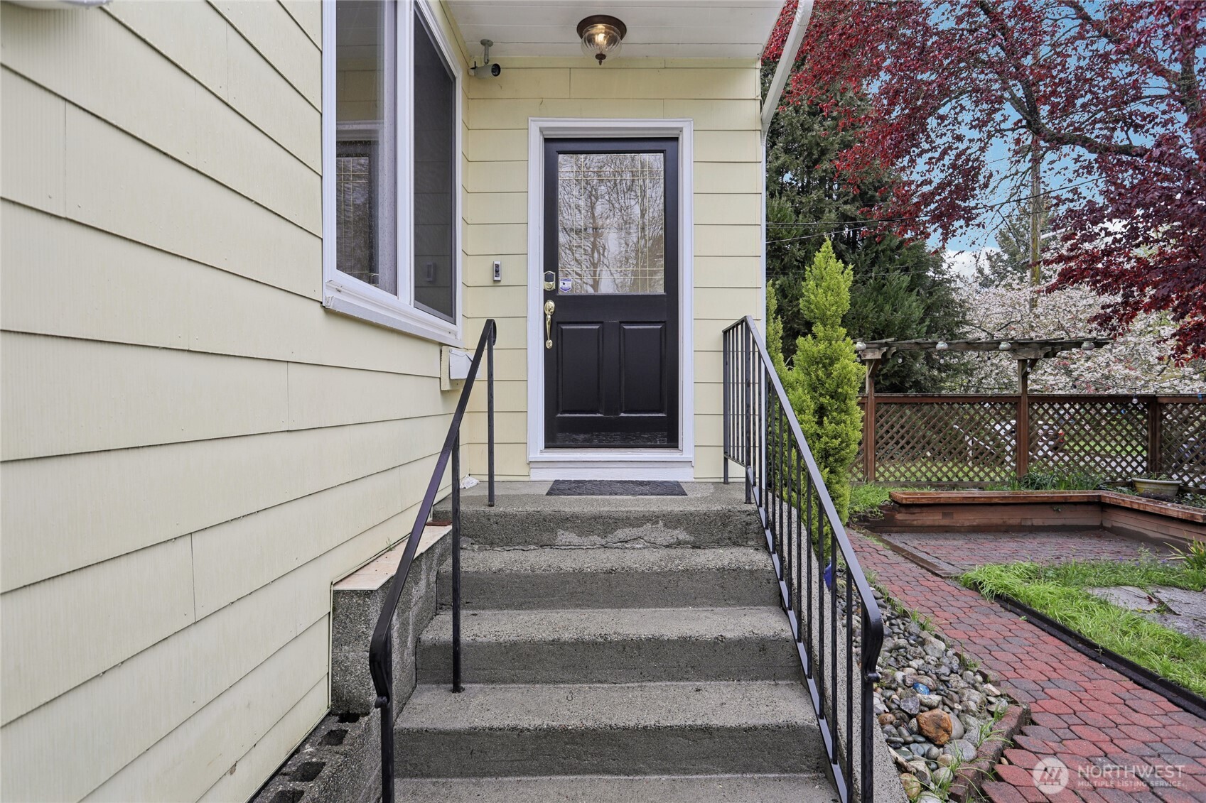 8207 Meridian Avenue N, Seattle, WA 98103