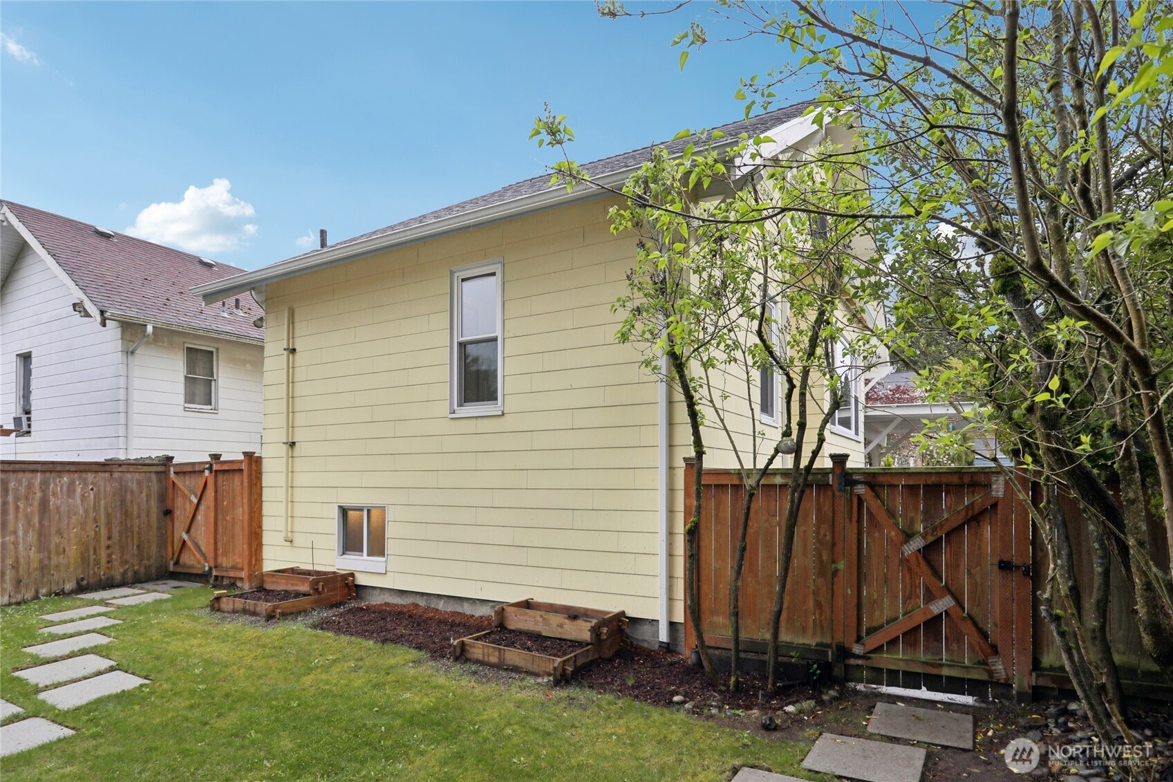 8207 Meridian Avenue N, Seattle, WA 98103