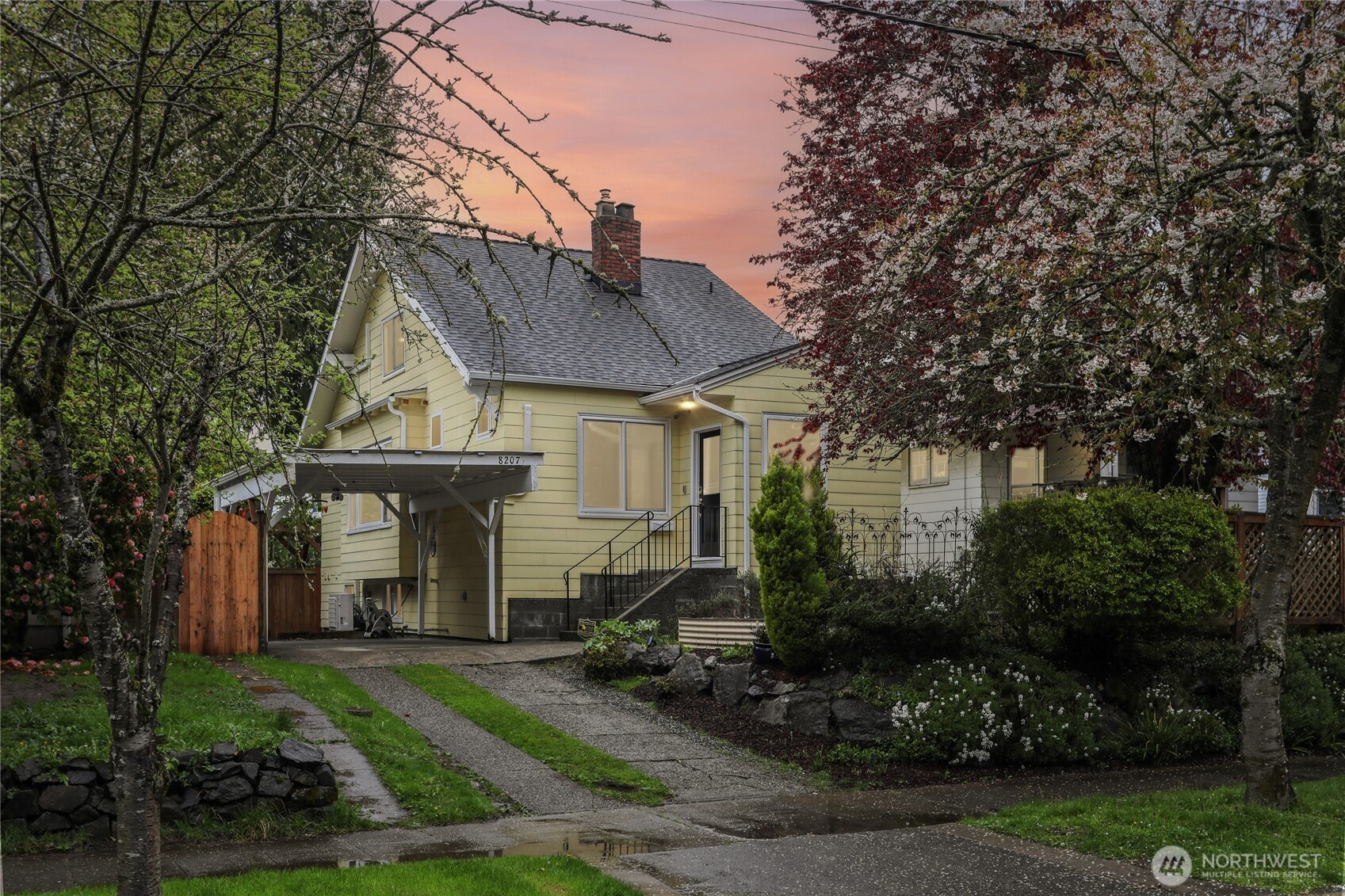 8207 Meridian Avenue N, Seattle, WA 98103