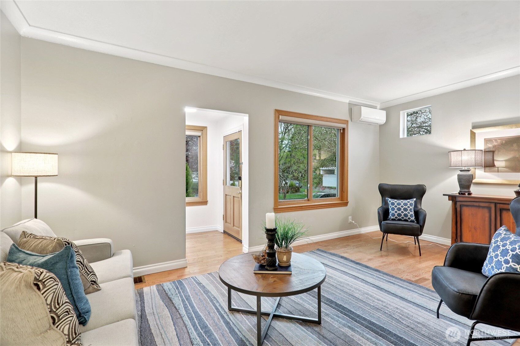 8207 Meridian Avenue N, Seattle, WA 98103