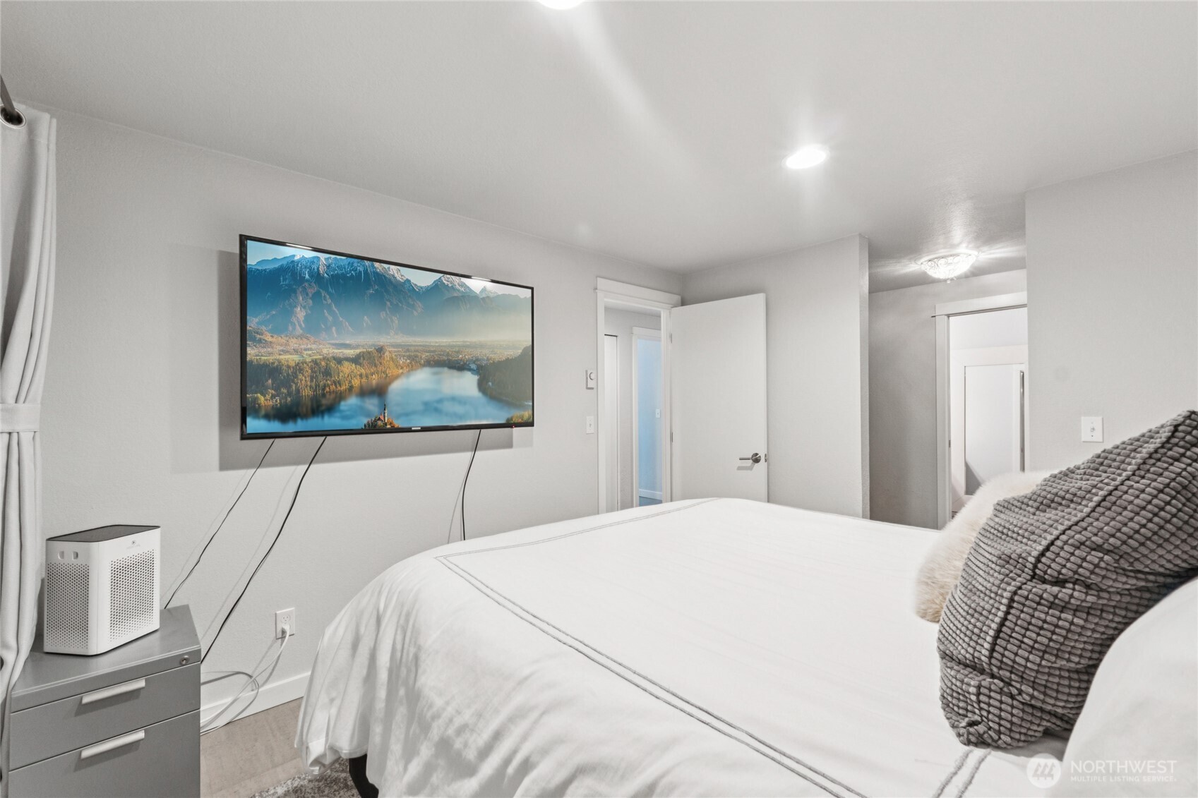 312 4th Avenue #202, Kirkland, WA 98033