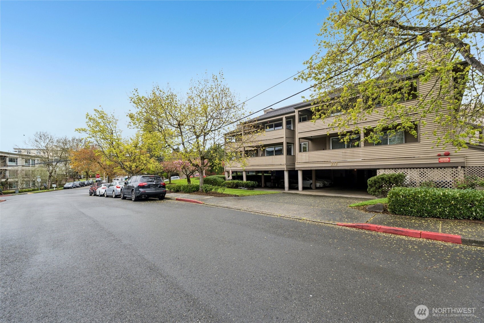 312 4th Avenue #202, Kirkland, WA 98033