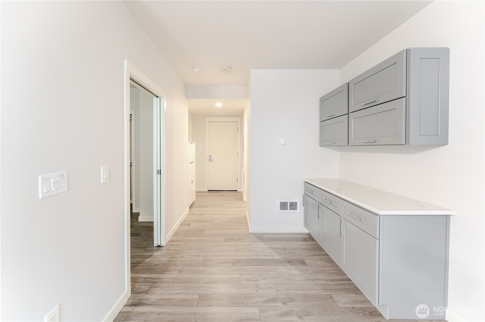76 Cedar Street #303, Seattle, WA 98121