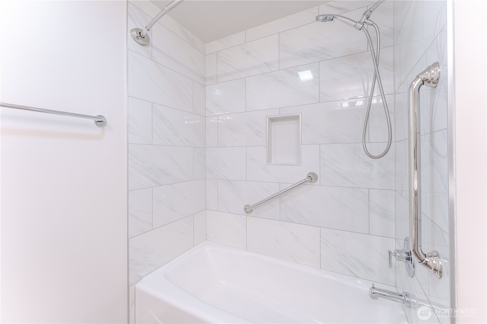 76 Cedar Street #303, Seattle, WA 98121