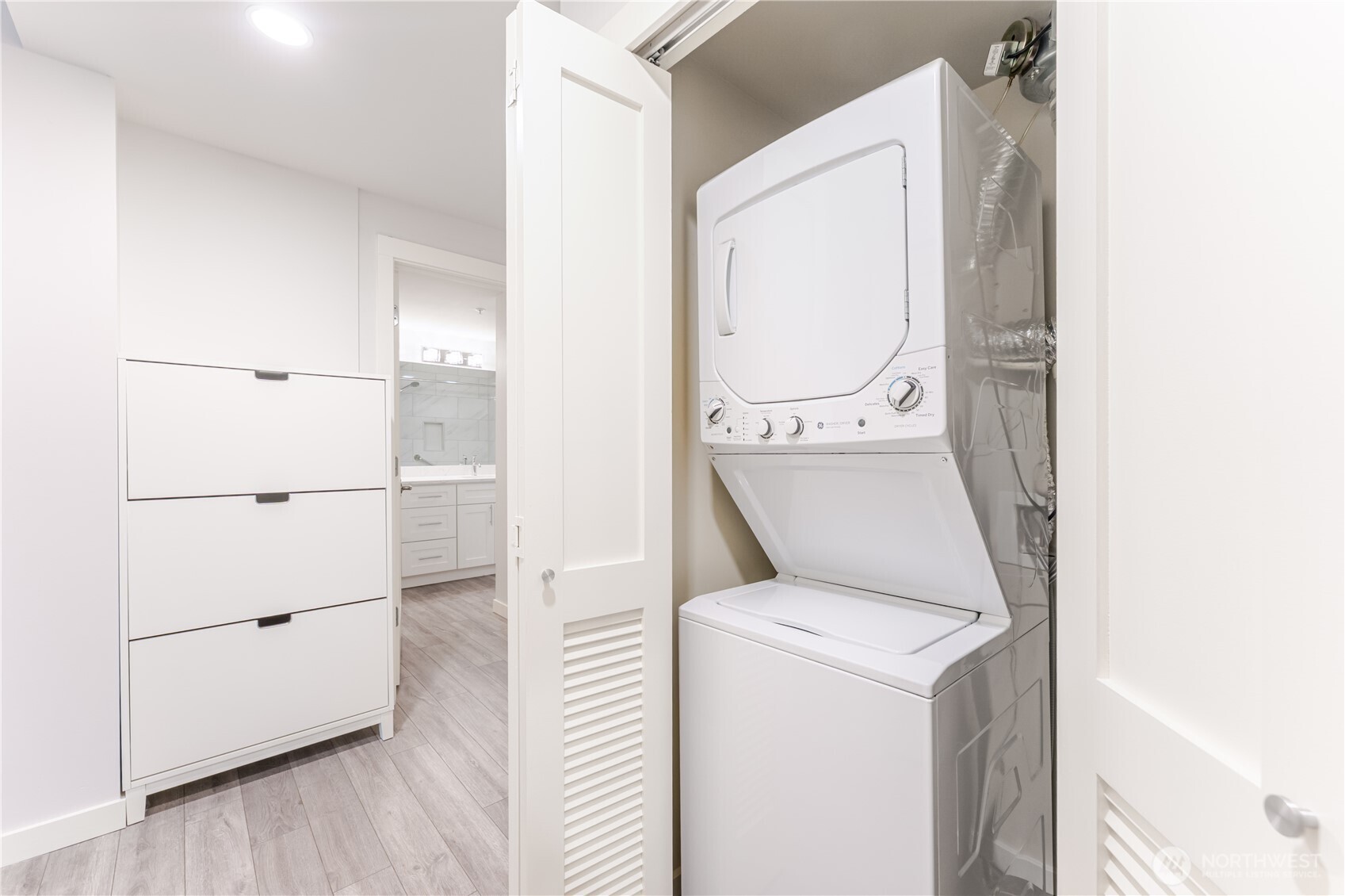 76 Cedar Street #303, Seattle, WA 98121