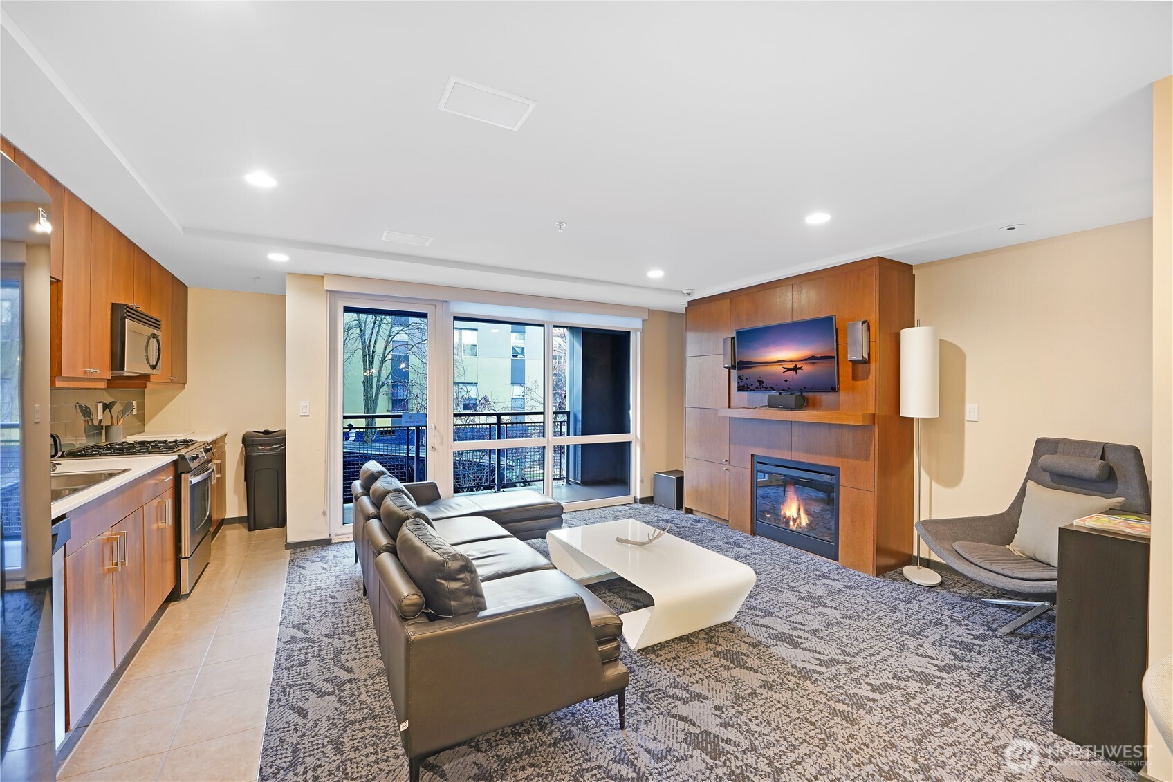 76 Cedar Street #303, Seattle, WA 98121
