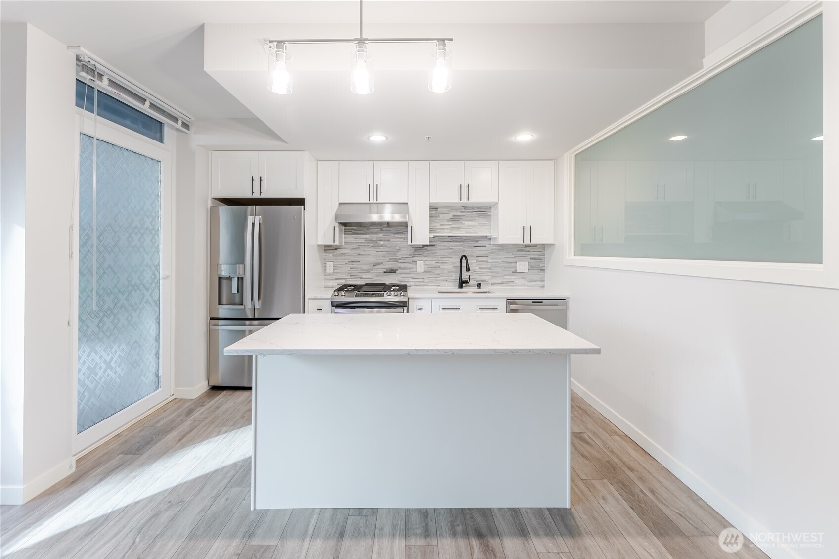 76 Cedar Street #303, Seattle, WA 98121