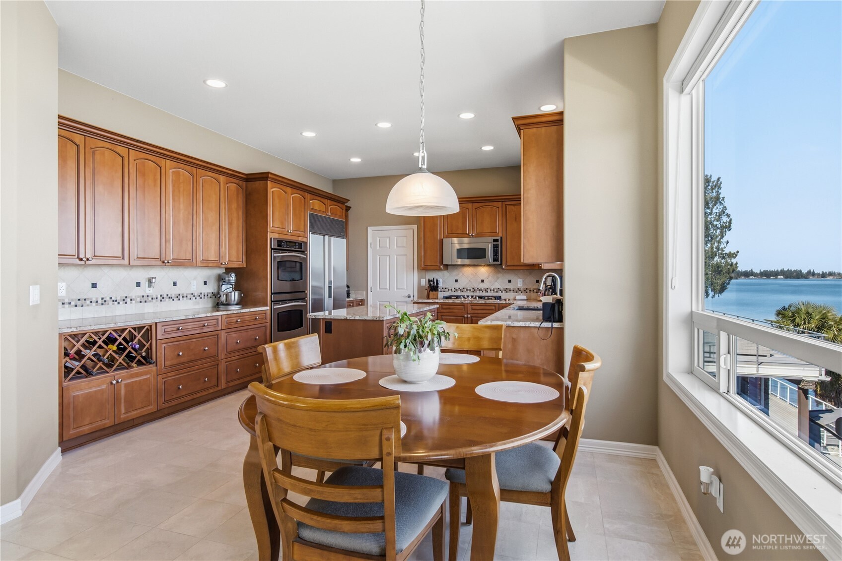 4915 Jenks Point Way E, Lake Tapps, WA 98391