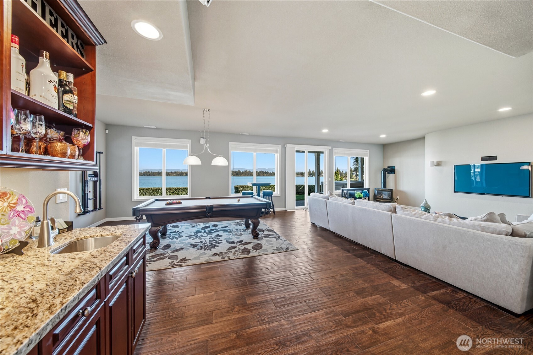 4915 Jenks Point Way E, Lake Tapps, WA 98391