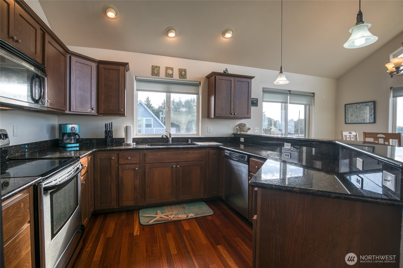 24 Darien Lane , Pacific Beach, WA 98571