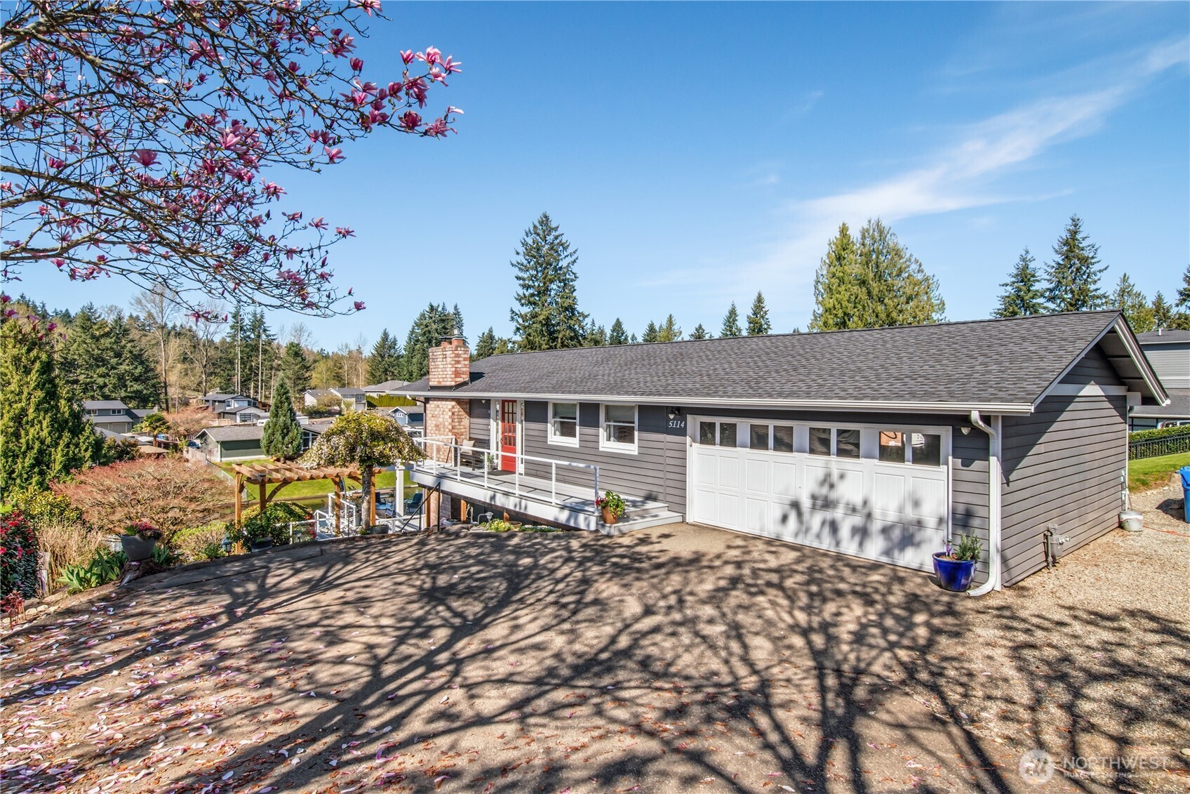 5114 Jenks Point Way E, Lake Tapps, WA 98391