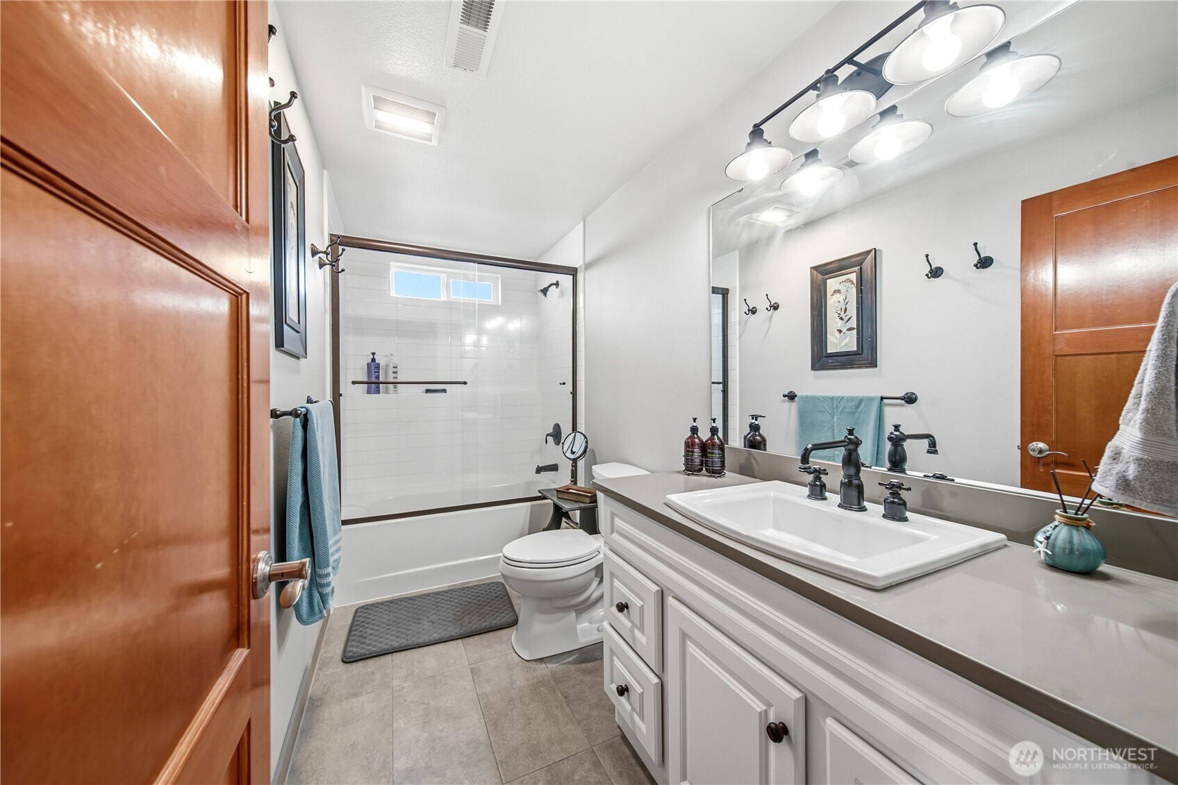 5114 Jenks Point Way E, Lake Tapps, WA 98391