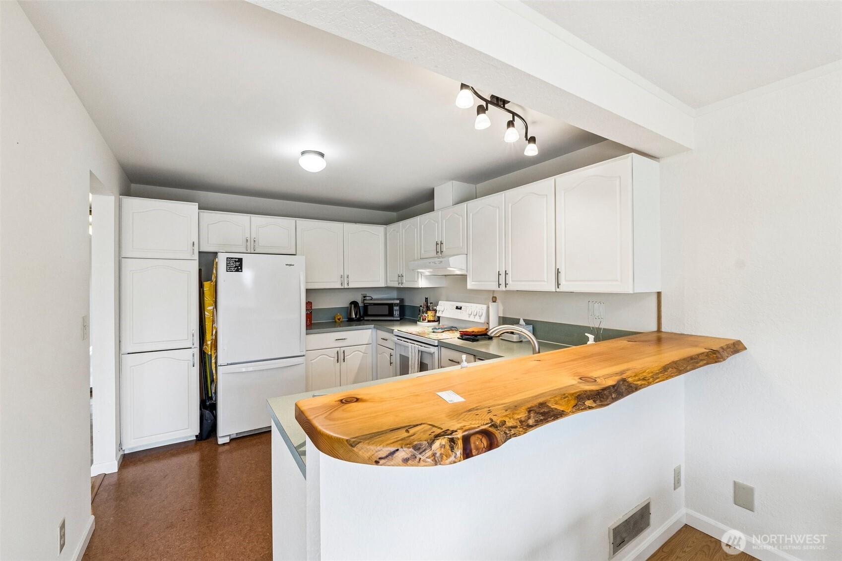 17918 23rd Lane NE #302, Shoreline, WA 98155