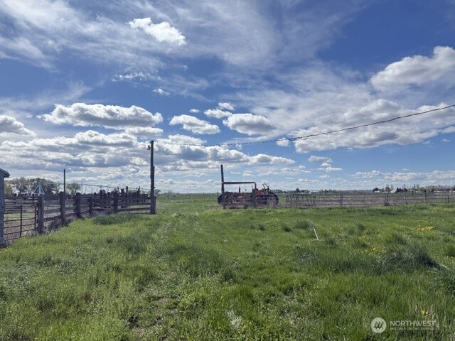 2493 Rd 19 NE, Soap Lake, WA 98851-9712