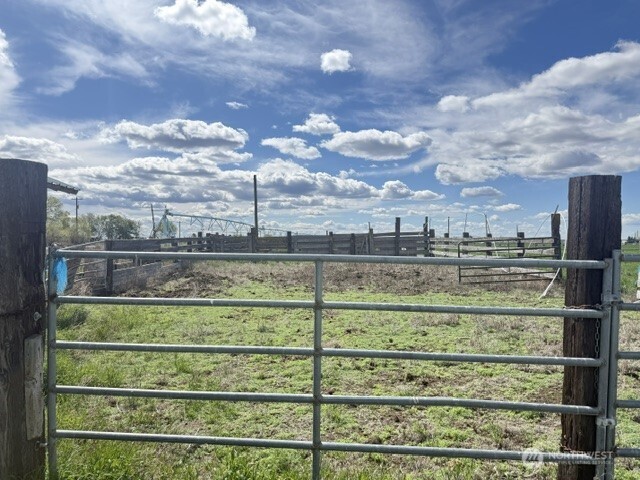 2493 Rd 19 NE, Soap Lake, WA 98851-9712