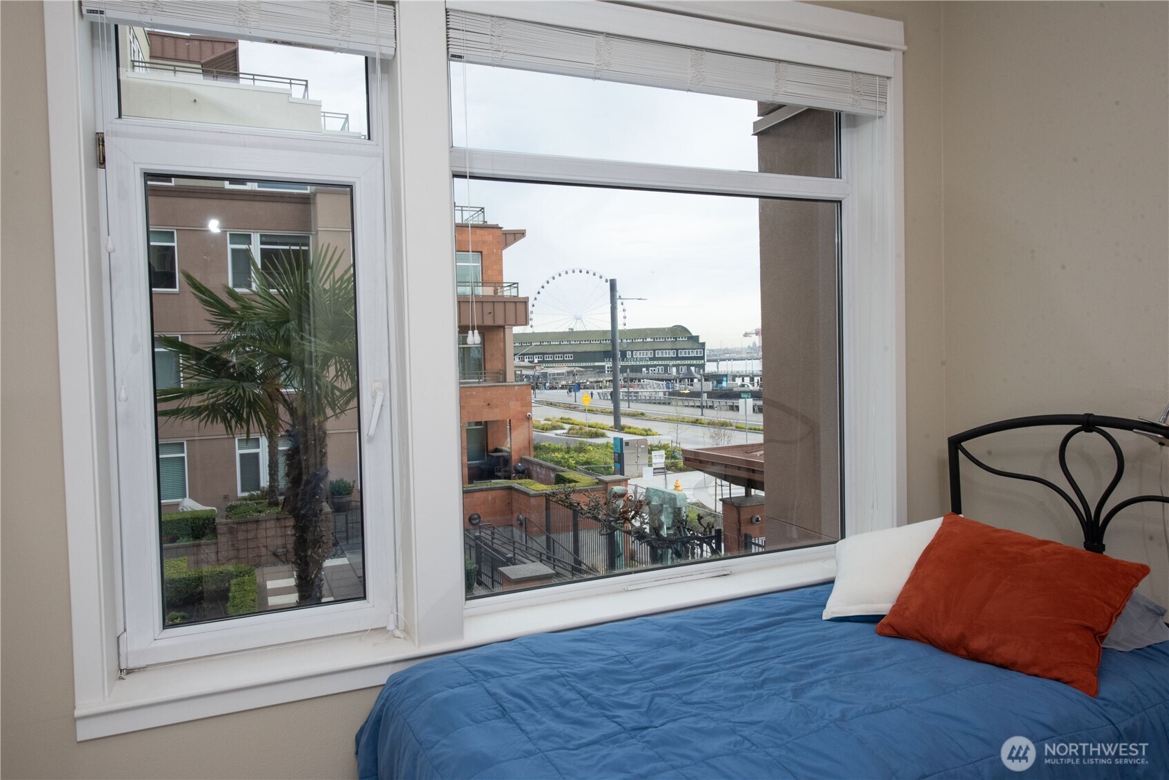 1950 Alaskan Way #227, Seattle, WA 98101