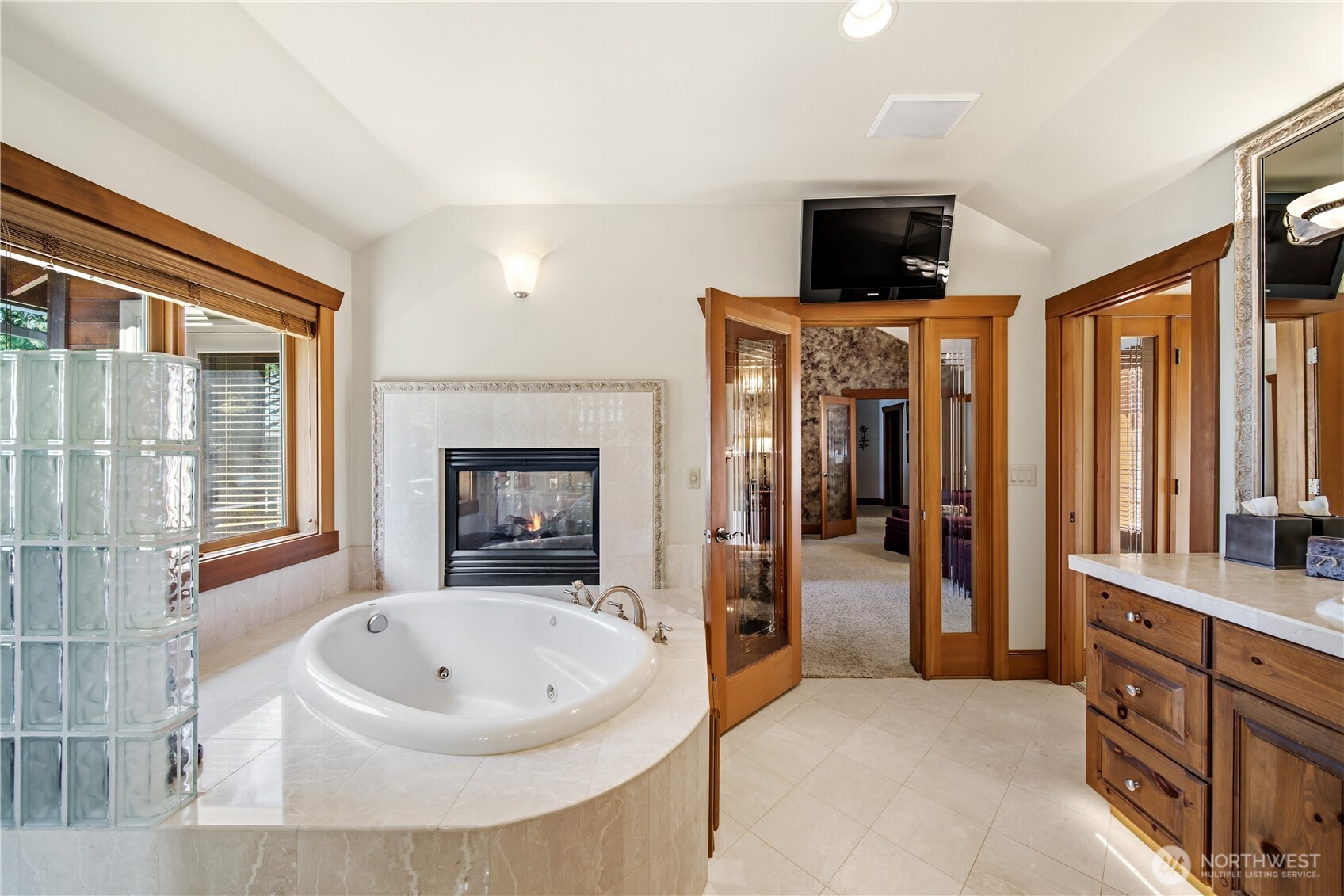 21102 Snag Island Drive E, Lake Tapps, WA 98391