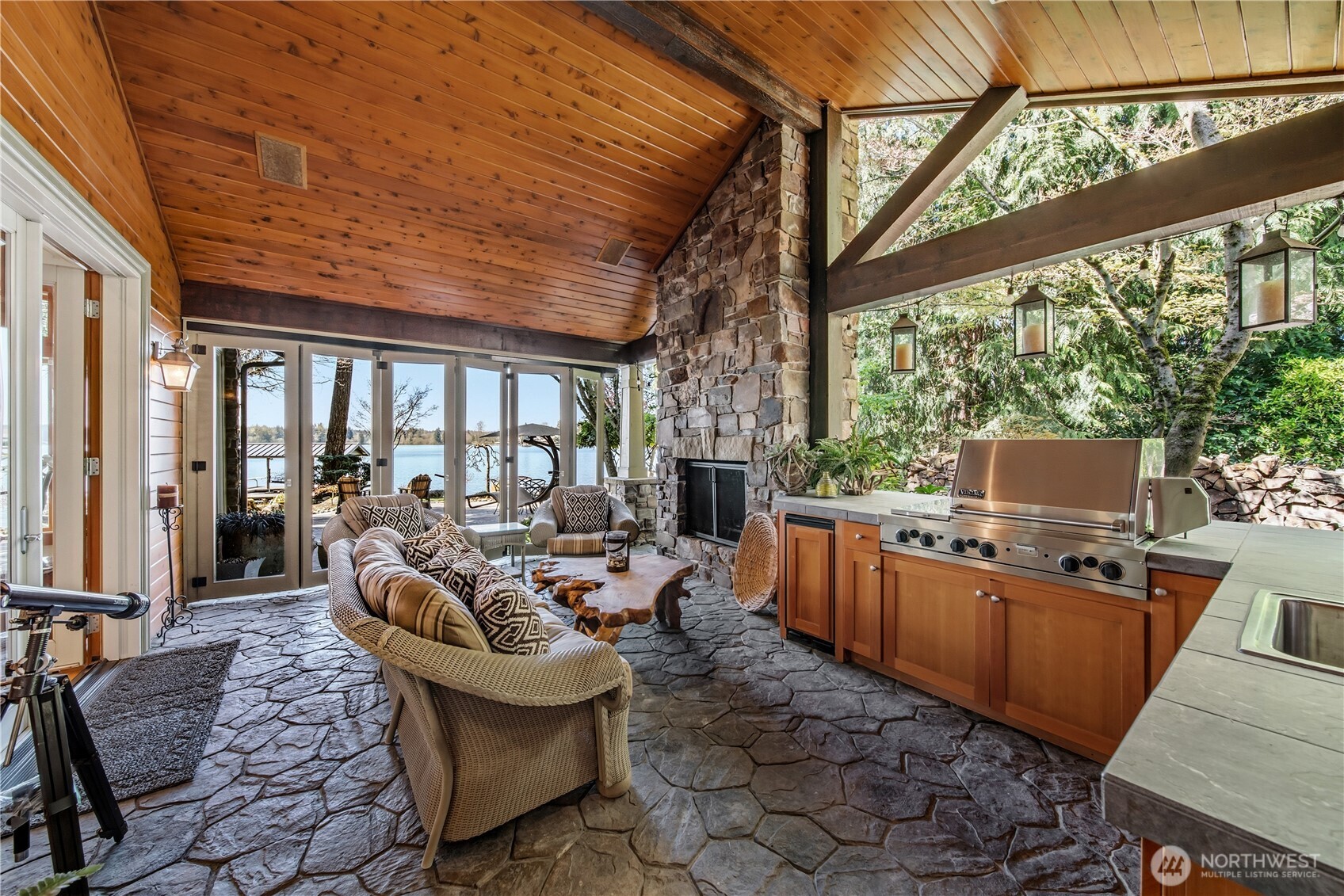 21102 Snag Island Drive E, Lake Tapps, WA 98391