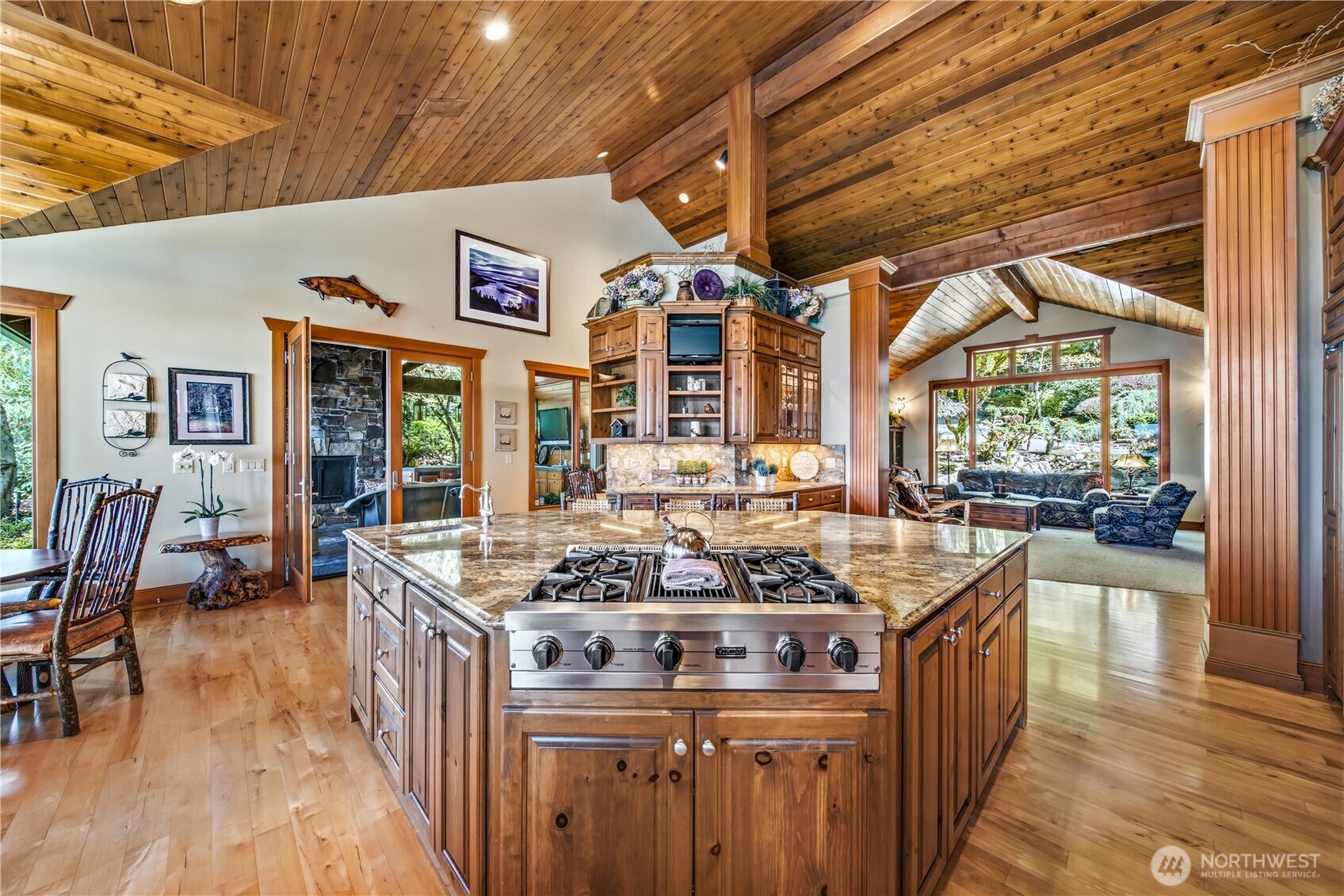 21102 Snag Island Drive E, Lake Tapps, WA 98391