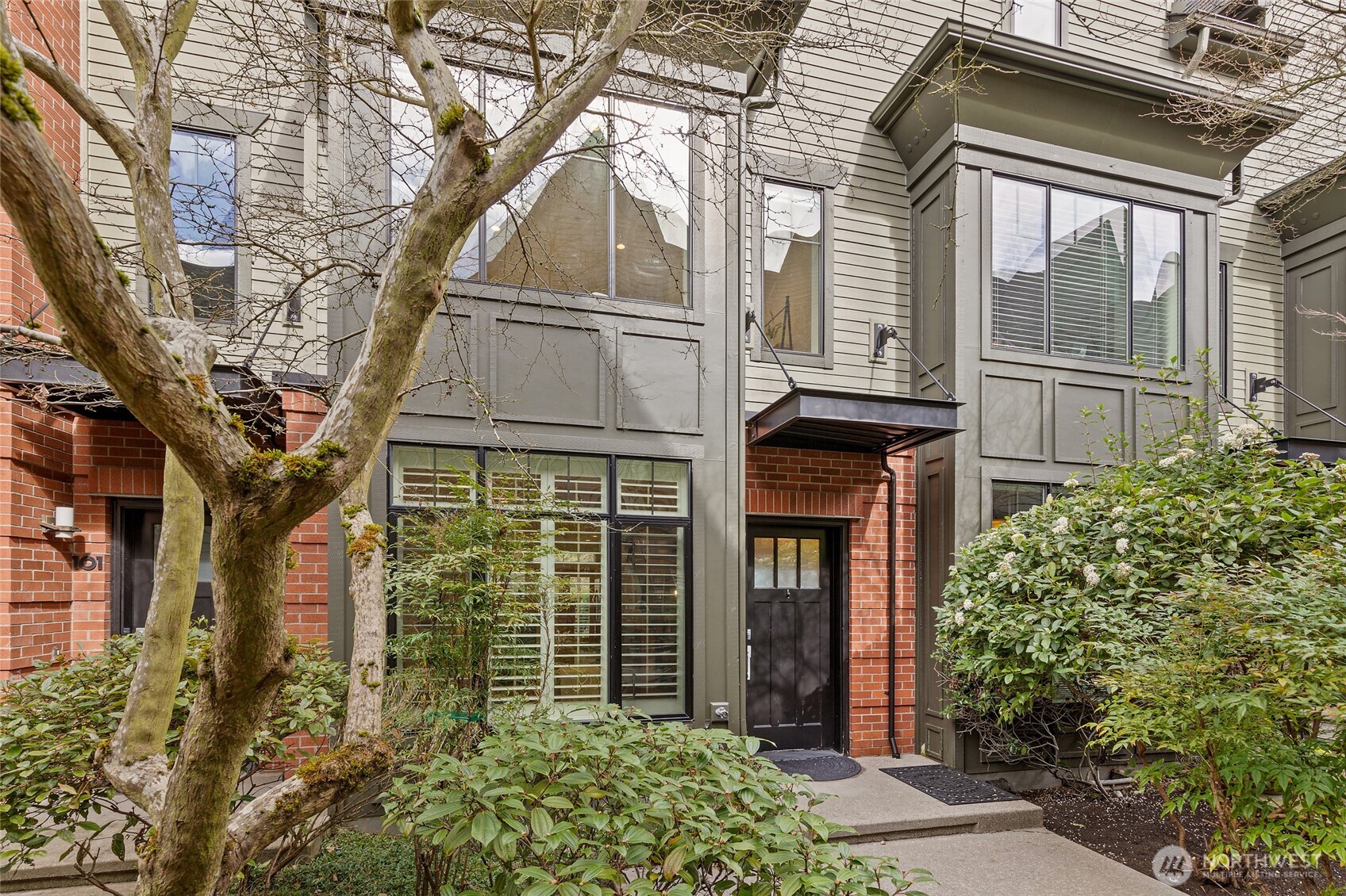 10595 NE 12th Place #102, Bellevue, WA 98004