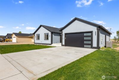 2394 Hunter Street , Ephrata, WA 98823 - Photo 2