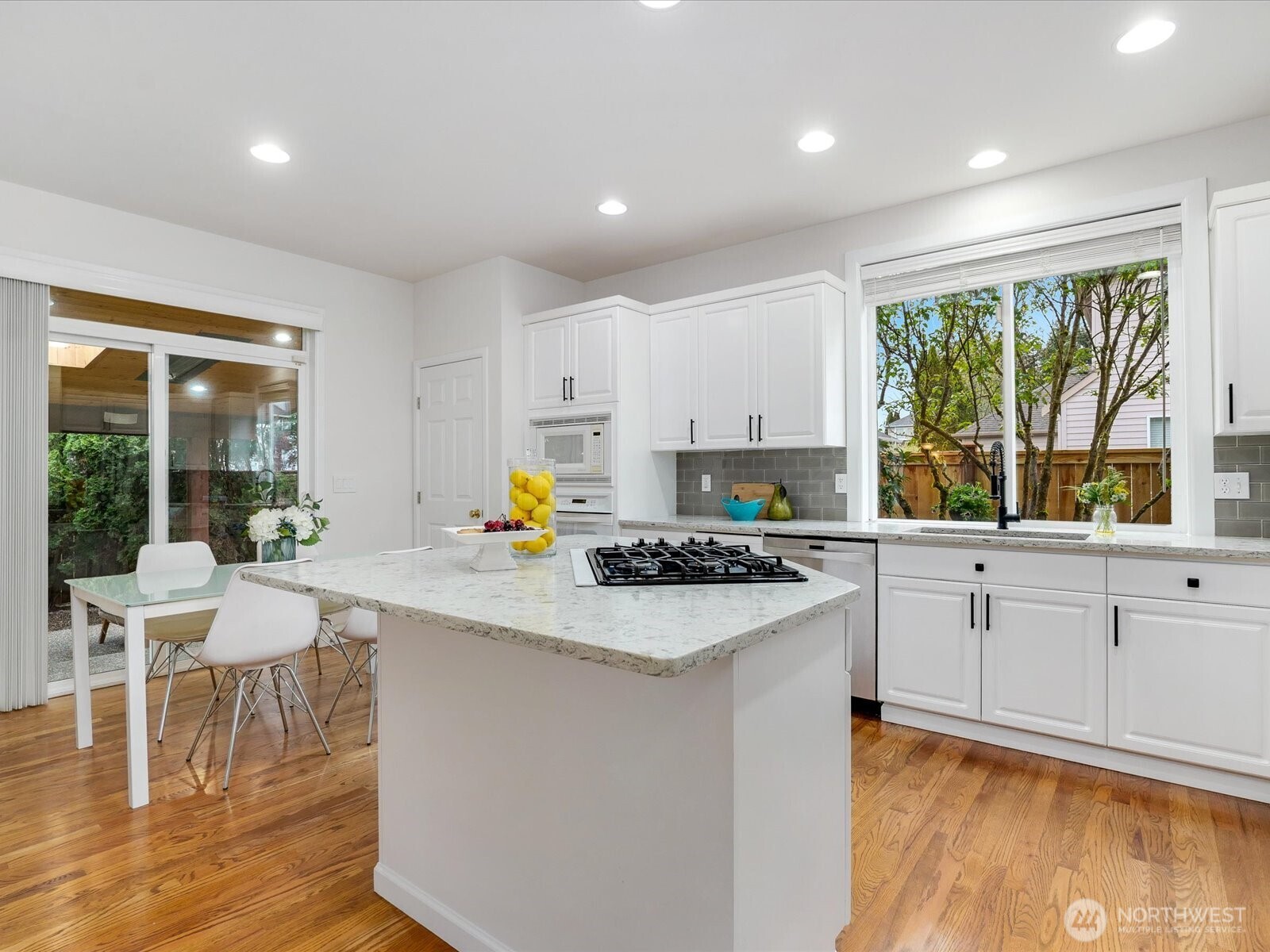 3928 208th Place SE, Bothell, WA 98021