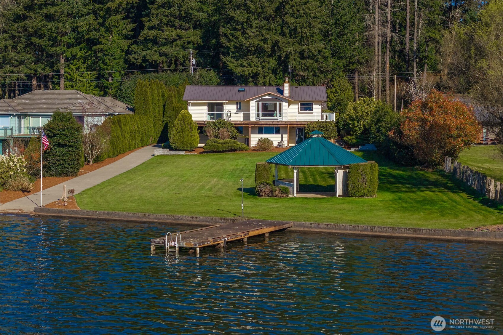 5816 218th Avenue E, Lake Tapps, WA 98391