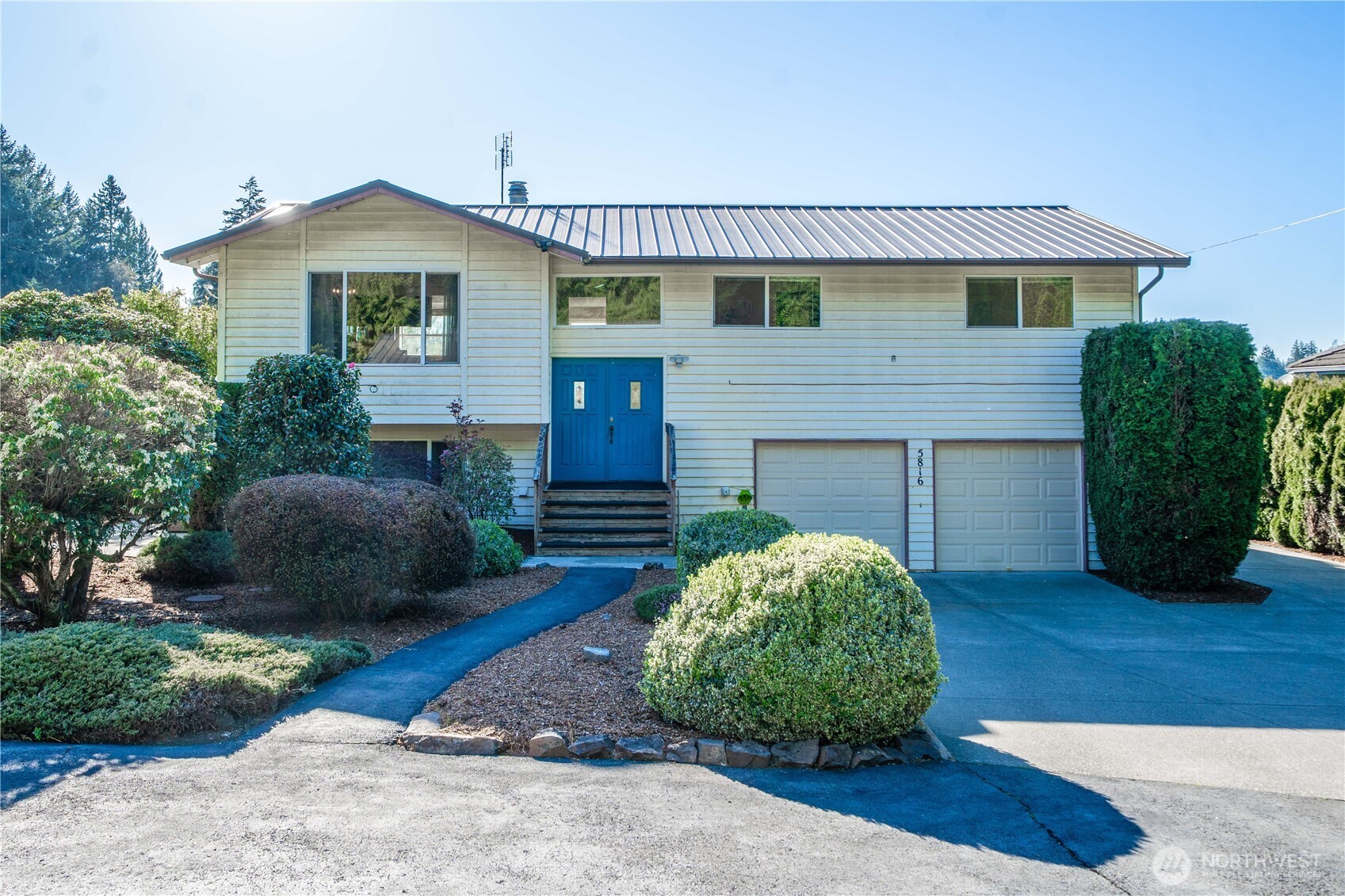 5816 218th Avenue E, Lake Tapps, WA 98391