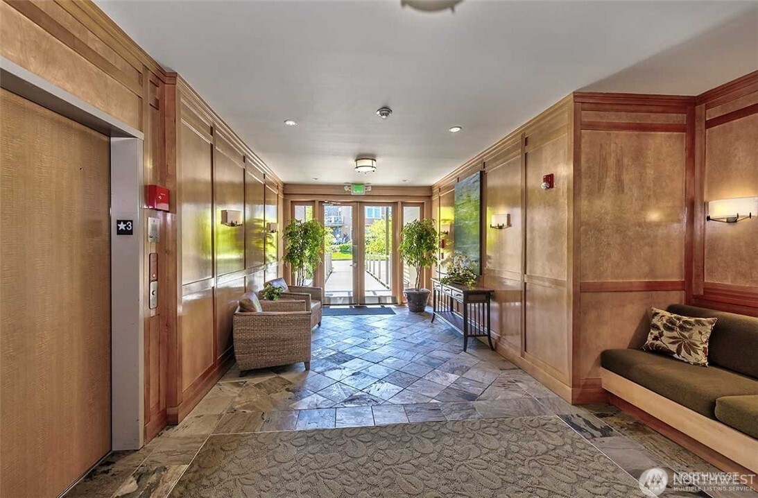 61 Pine Street #201, Edmonds, WA 98020