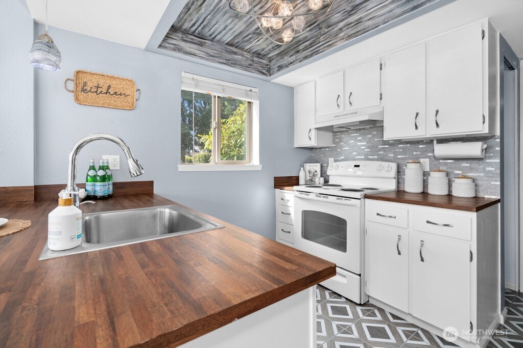 23407 Lakeview Drive #G101, Mountlake Terrace, WA 98043