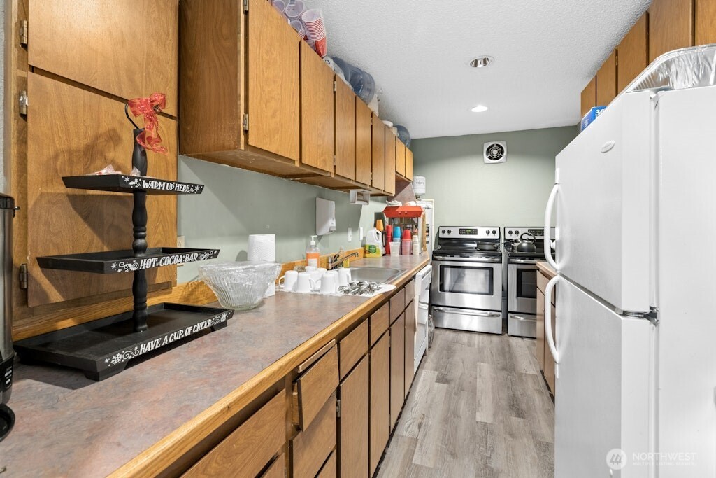 23407 Lakeview Drive #G101, Mountlake Terrace, WA 98043