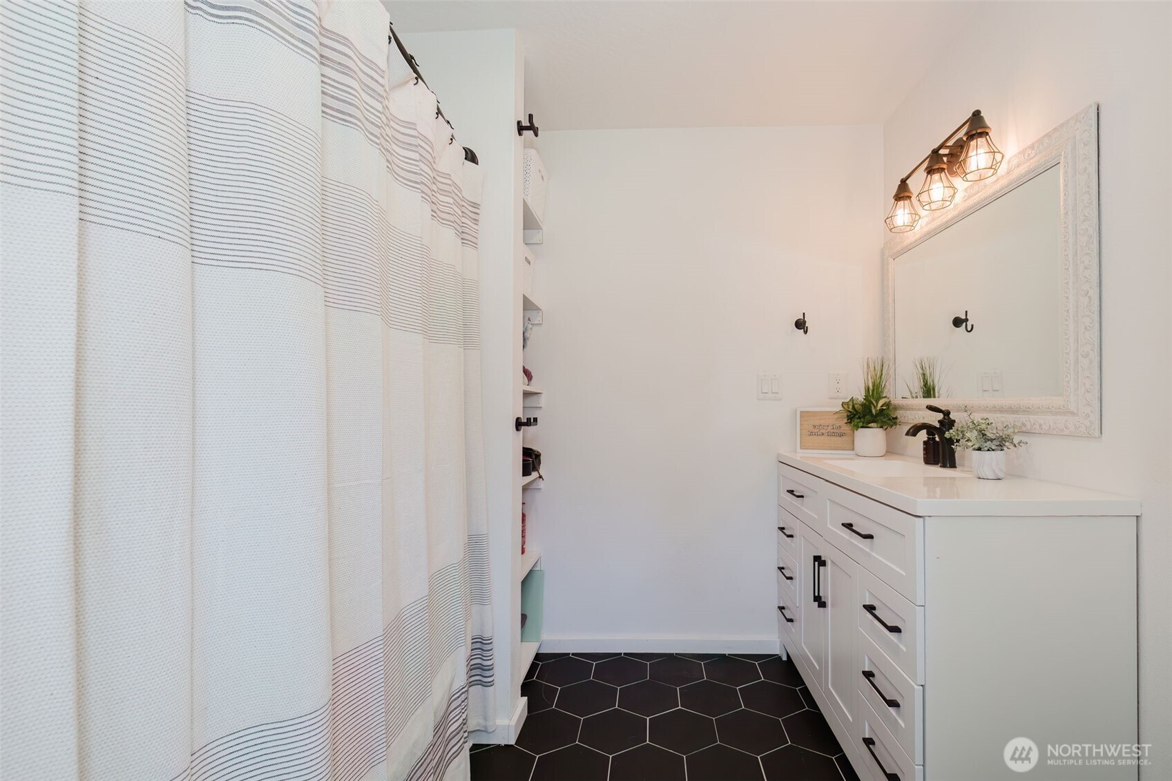 3018 NE Rozewood Drive NE, Bremerton, WA 98310