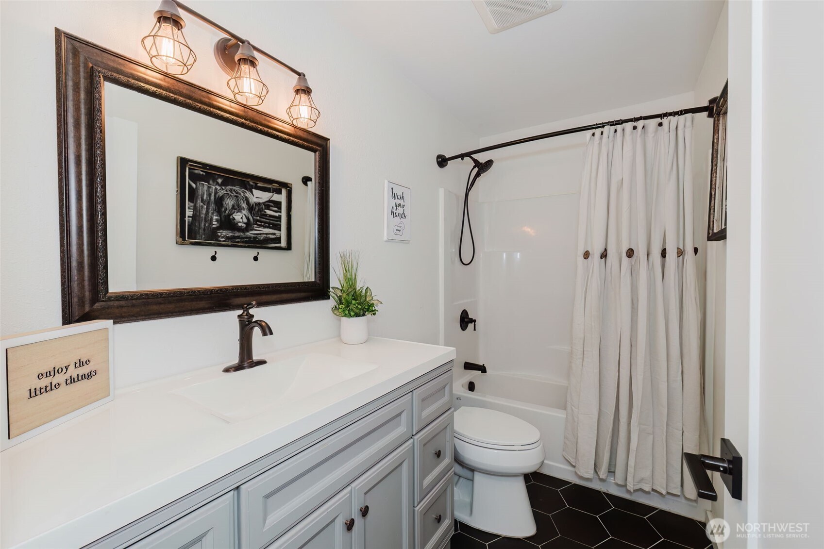 3018 NE Rozewood Drive NE, Bremerton, WA 98310