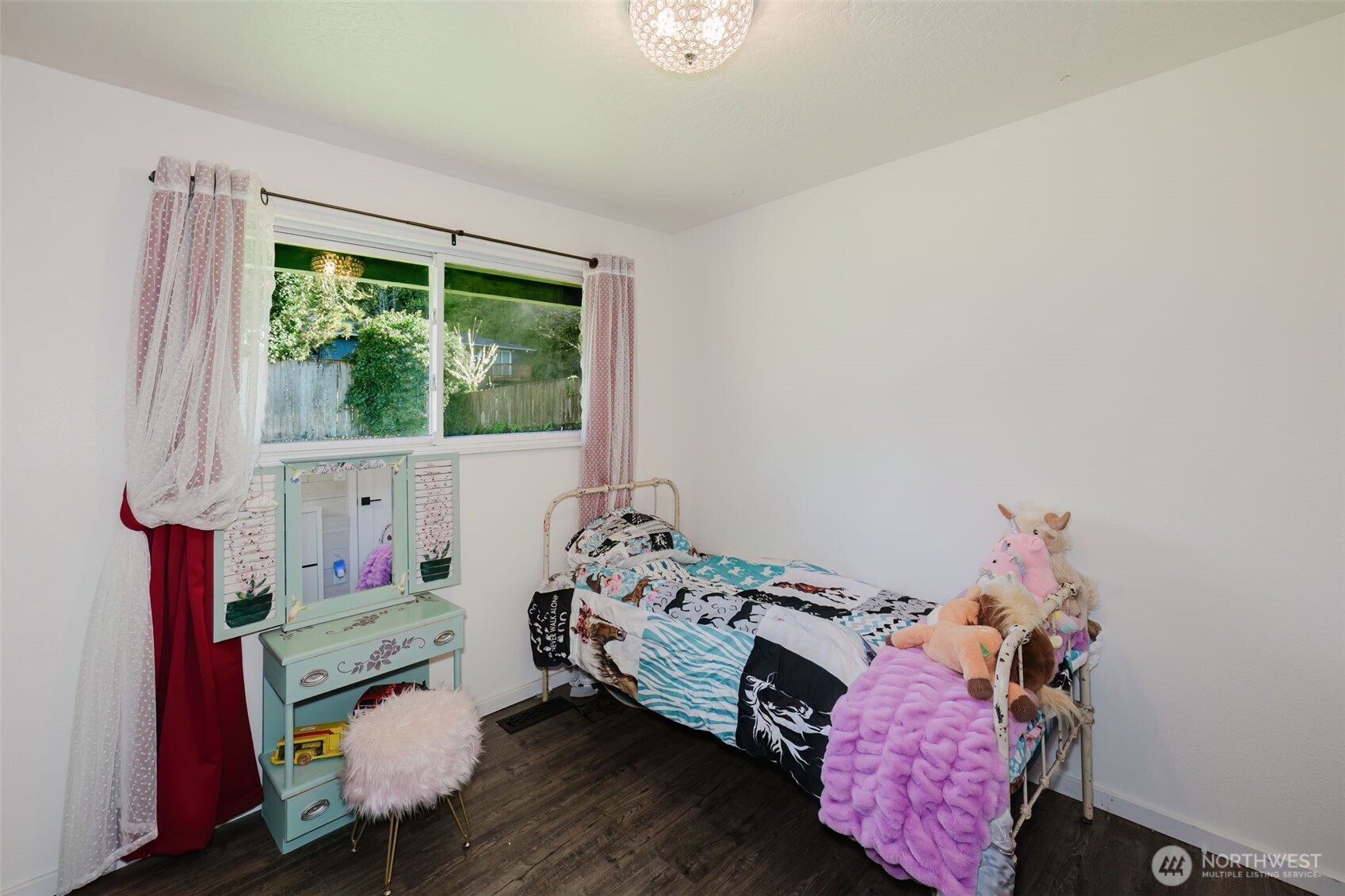 3018 NE Rozewood Drive NE, Bremerton, WA 98310