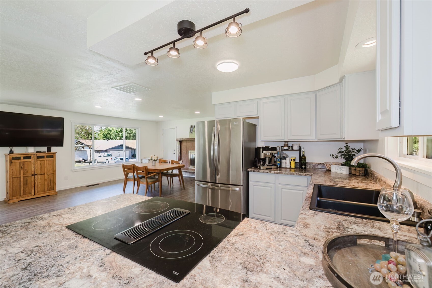 3018 NE Rozewood Drive NE, Bremerton, WA 98310