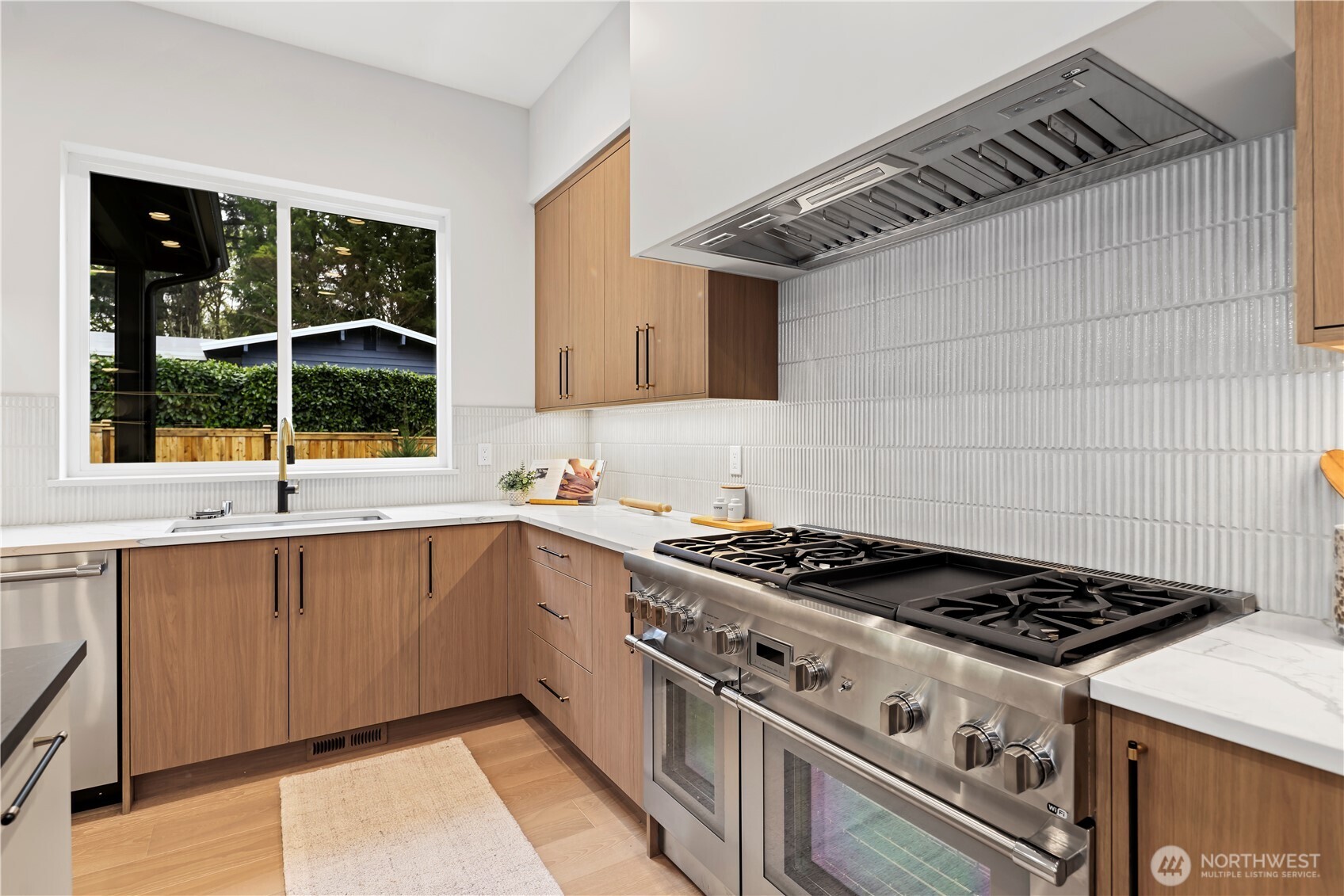 13310 NE 112th Place , Redmond, WA 98052