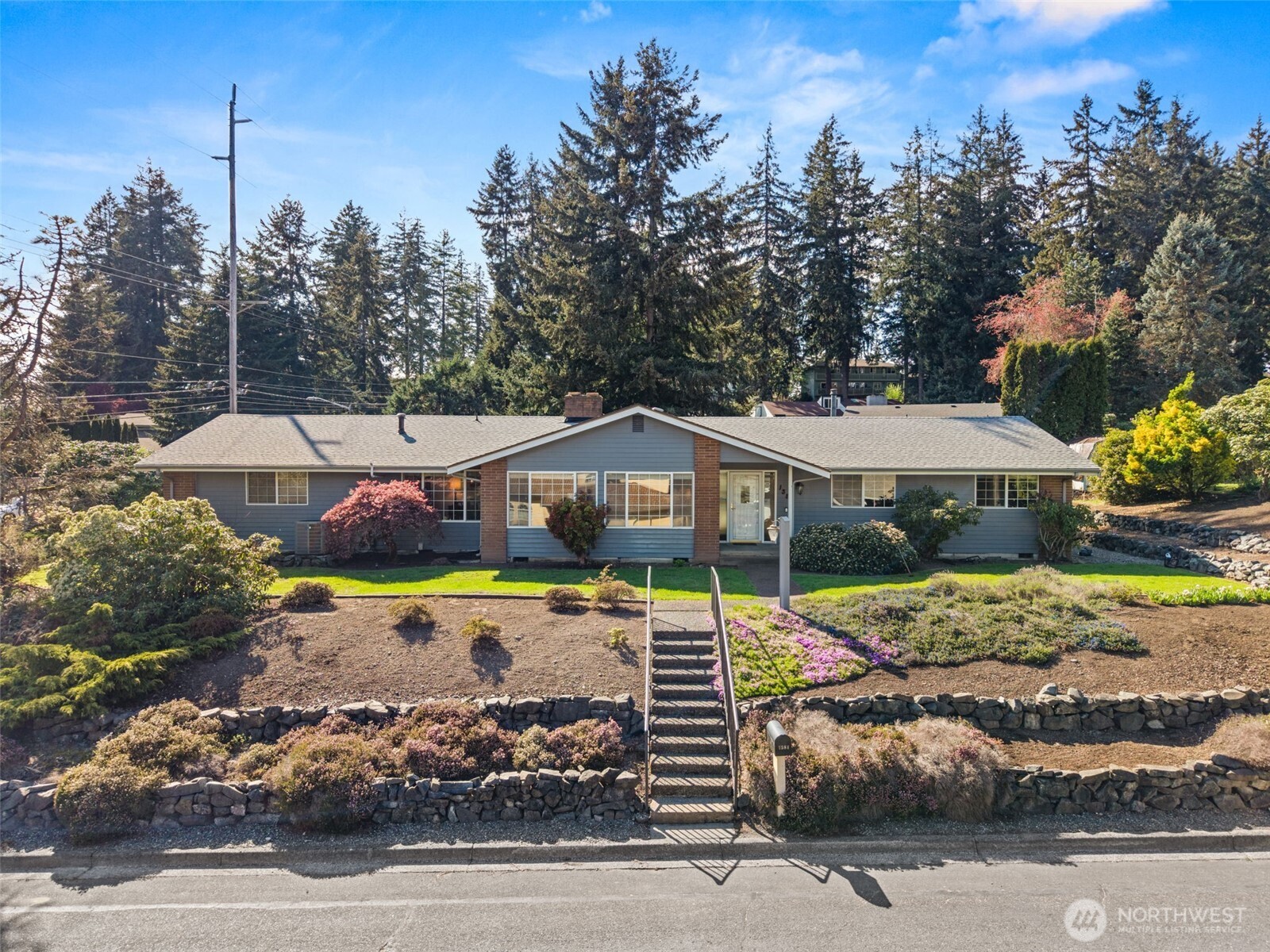 1584 Woodside Drive , Tacoma, WA 98466