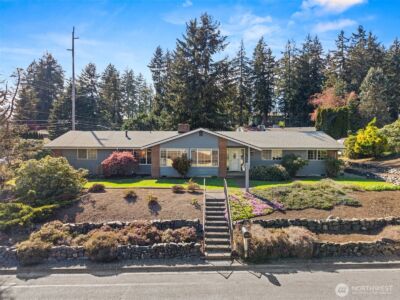 1584 Woodside Drive , Tacoma, WA 98466