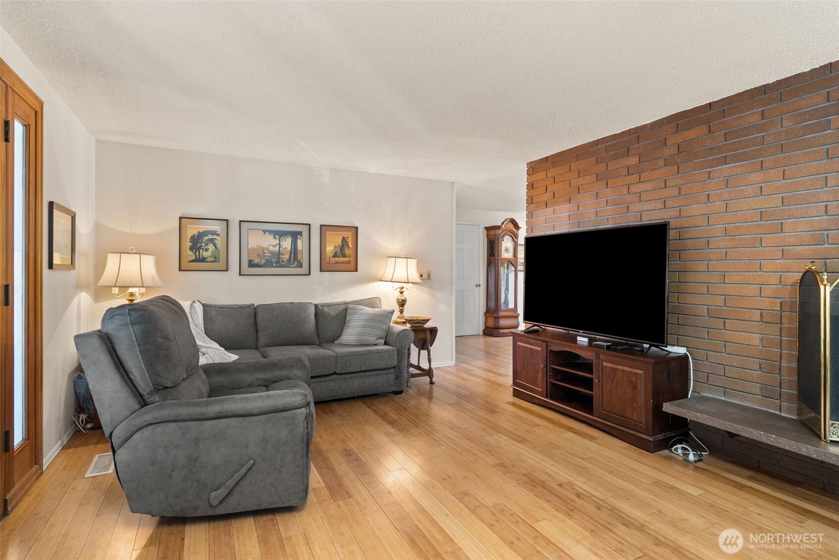 1584 Woodside Drive , Tacoma, WA 98466