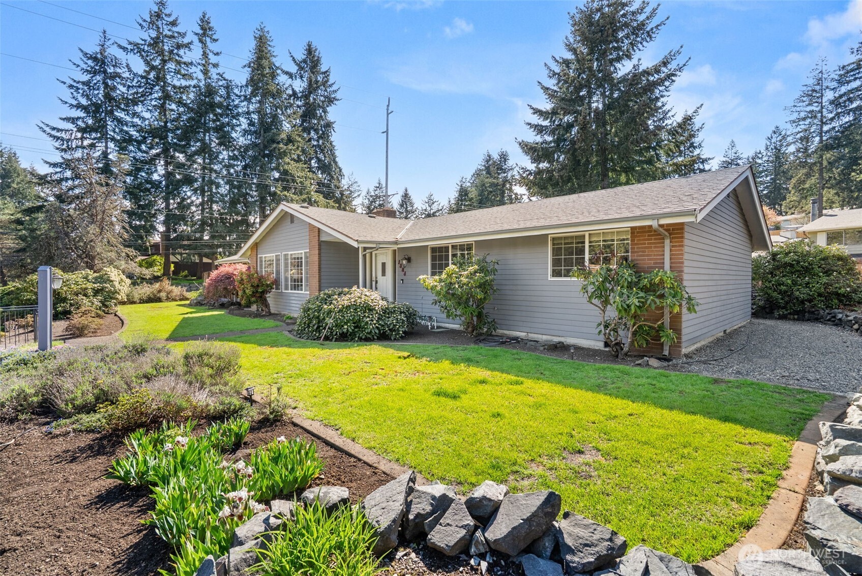 1584 Woodside Drive , Tacoma, WA 98466