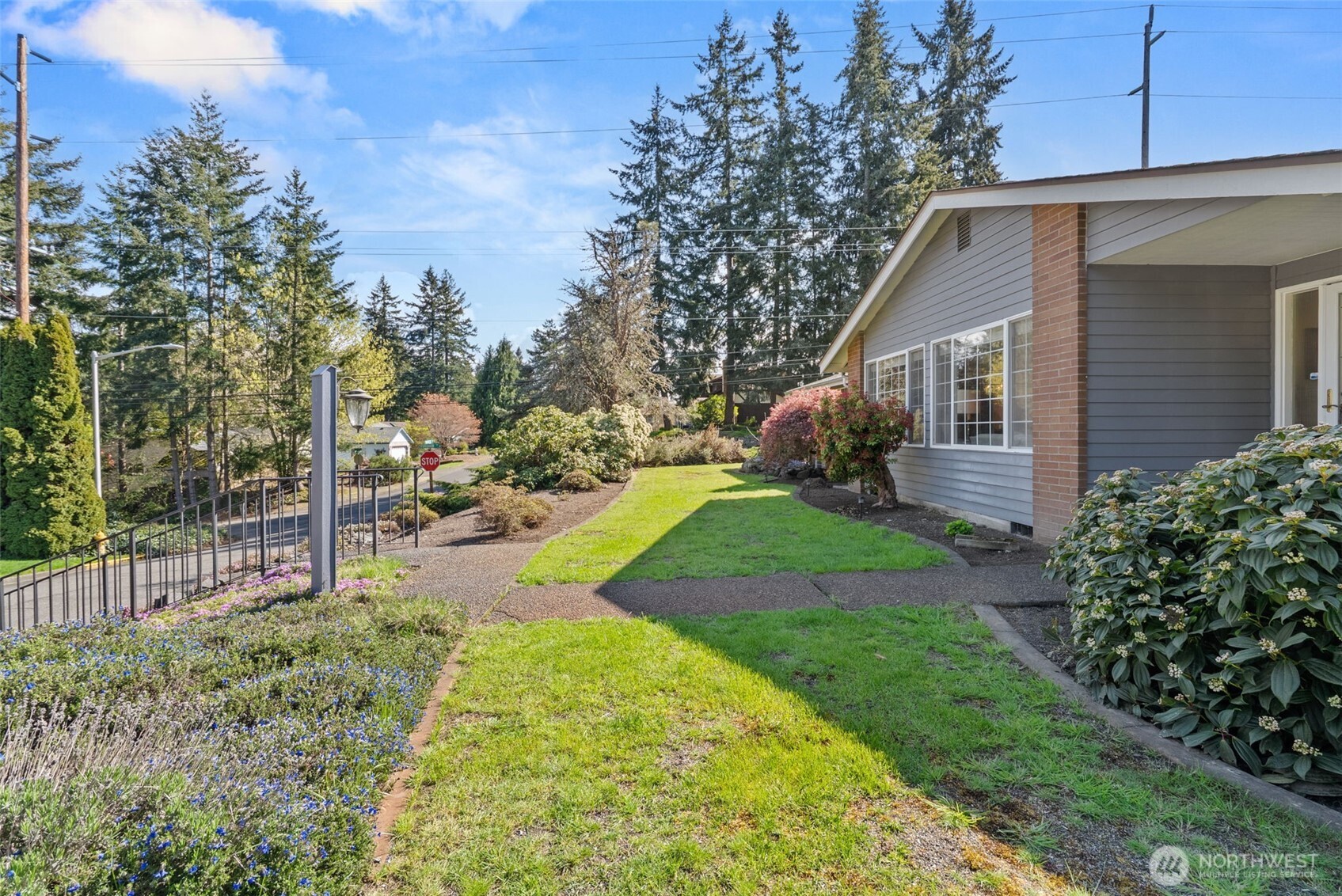 1584 Woodside Drive , Tacoma, WA 98466