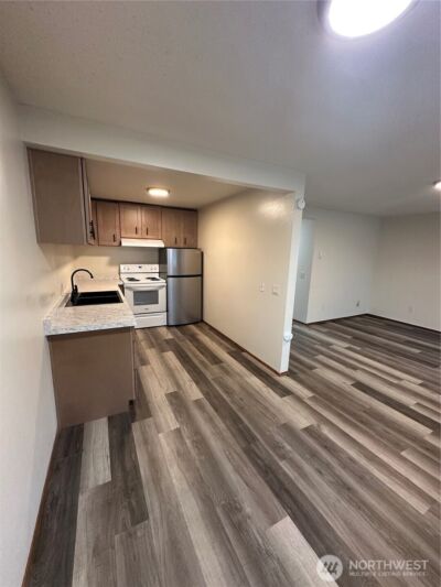 624 W Cedar Street #9, Shelton, WA 98584 - Photo 4