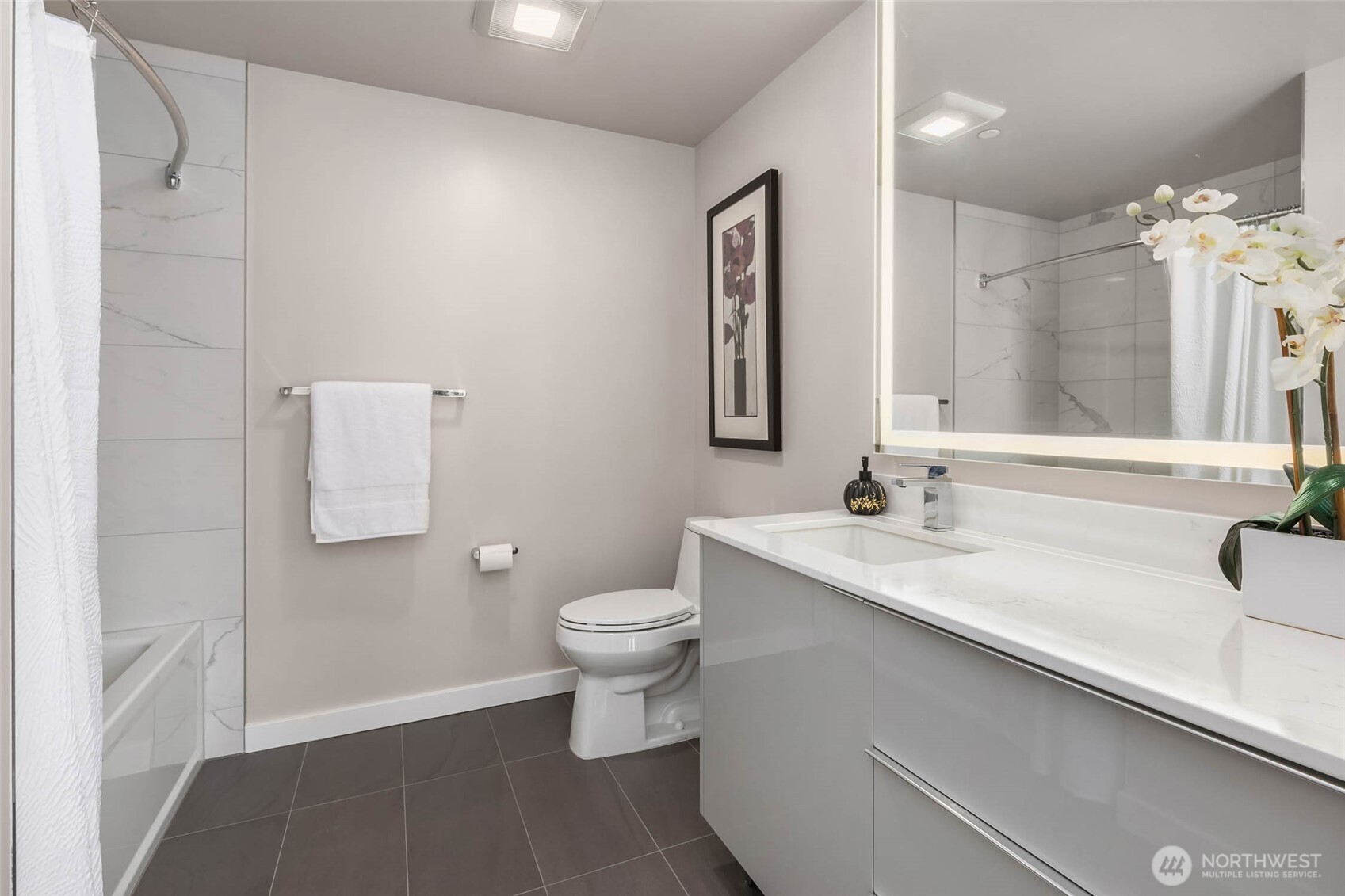 450 S Main St #806, Seattle, WA 98104