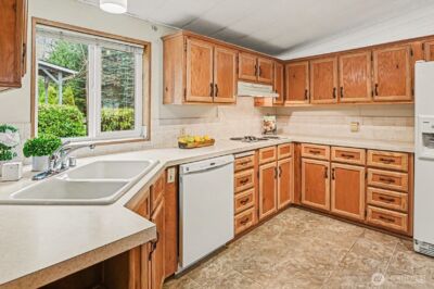 17308 Woodcrest Drive NE, Bothell, WA 98011 - Photo 12