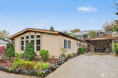 17308 Woodcrest Drive NE, Bothell, WA 98011 - Photo 2