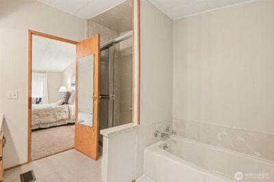 17308 Woodcrest Drive NE, Bothell, WA 98011 - Photo 26