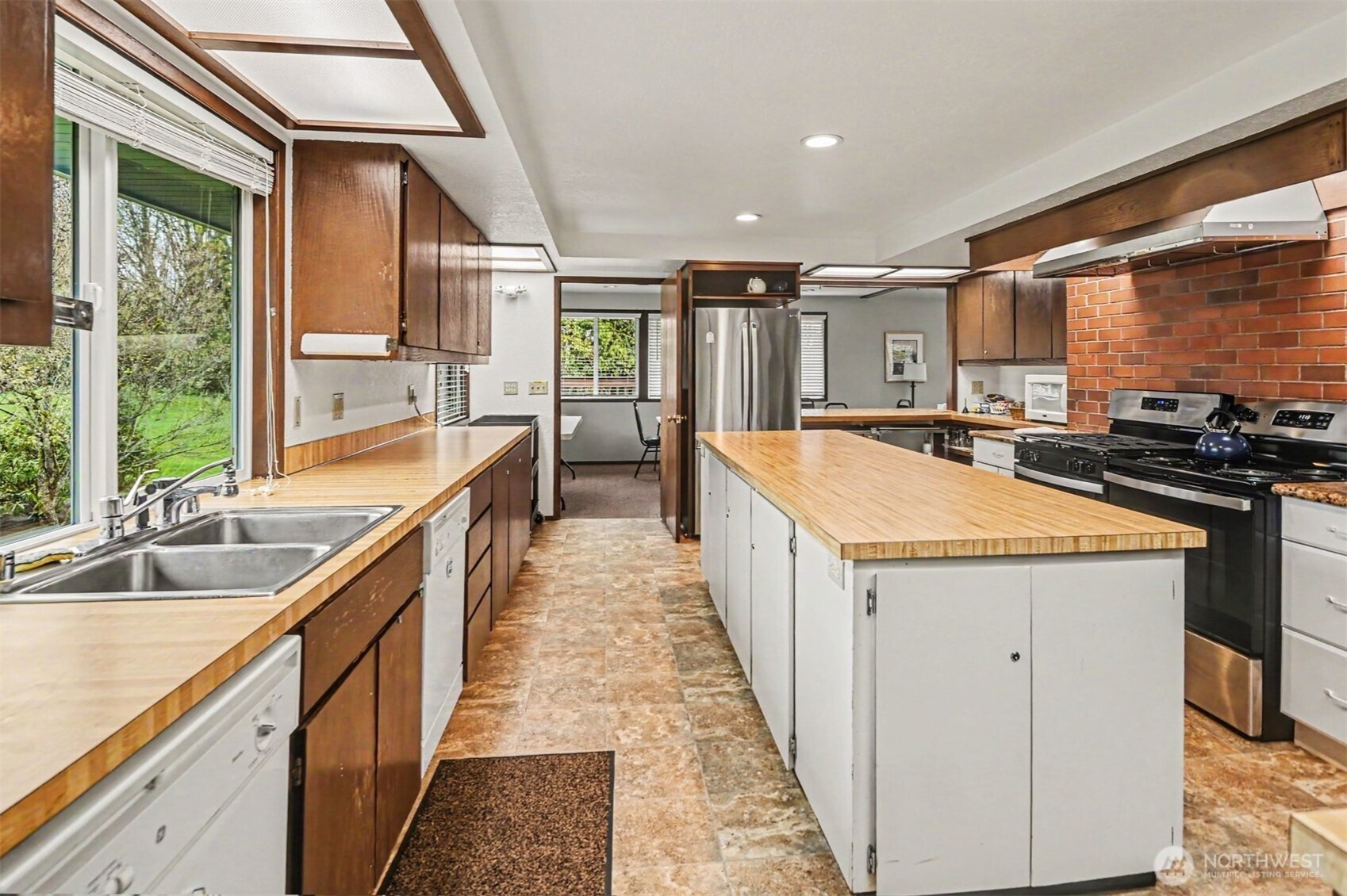 17308 Woodcrest Drive NE, Bothell, WA 98011