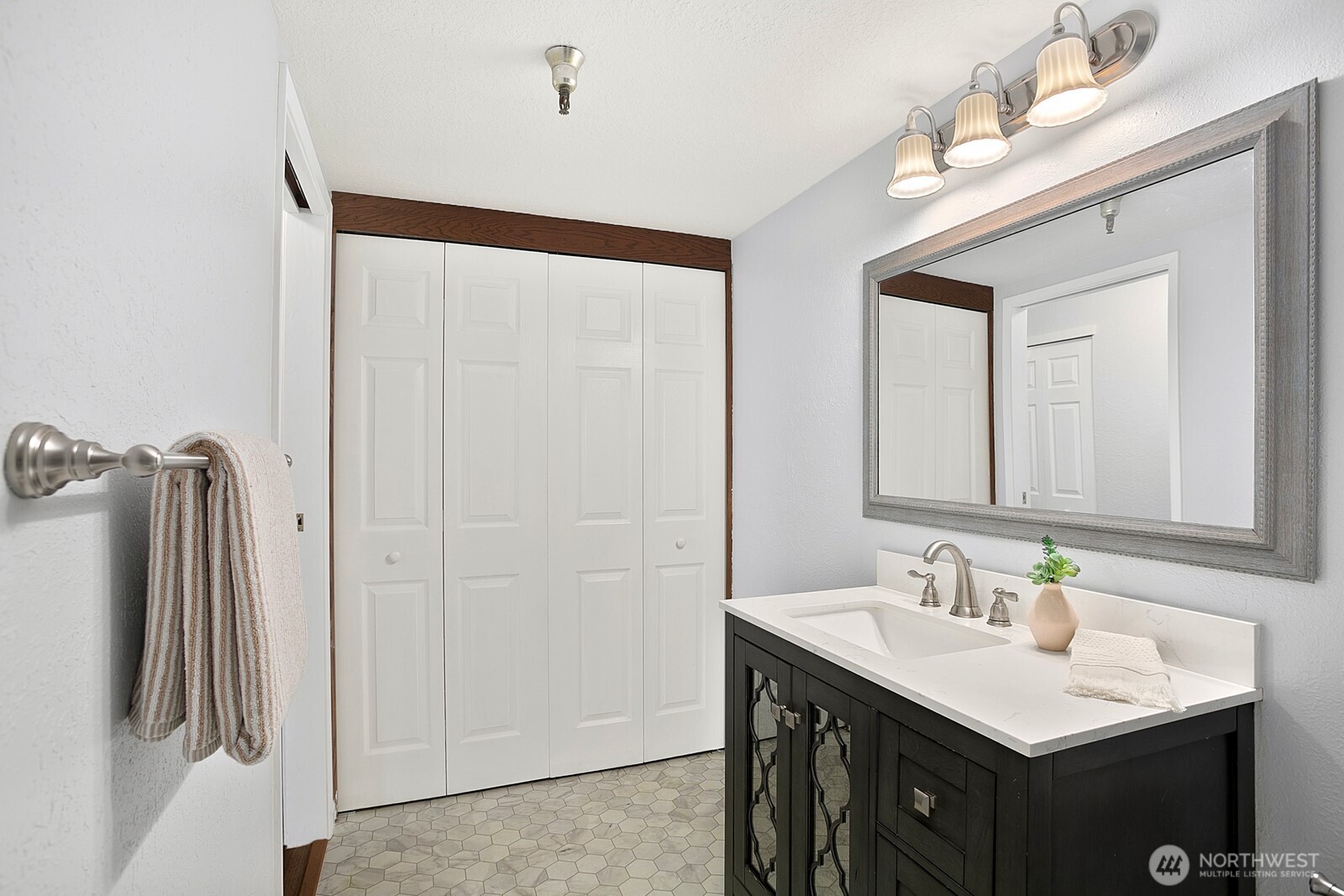 1100 Ave NE Harrington Avenue NE #211, Renton, WA 98056