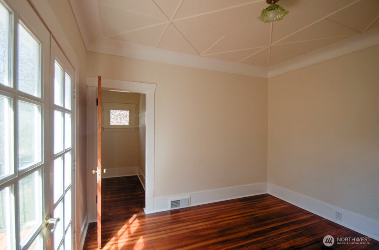 2306 Bigelow Avenue NE, Olympia, WA 98506