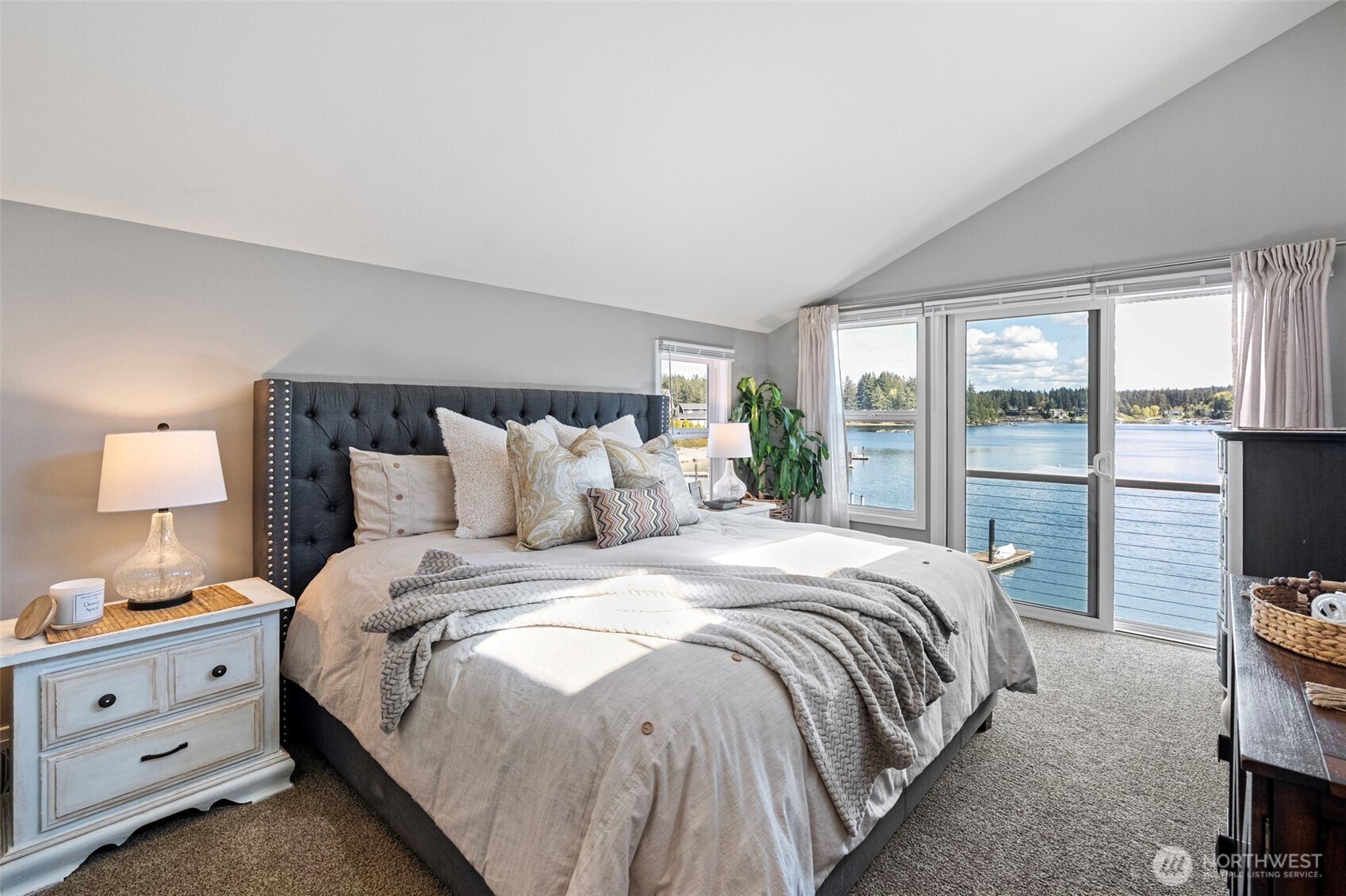 295 Shorewood Court , Fox Island, WA 98333
